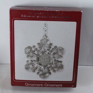 Carlton Heirloom Glass Snowflake Ornament 2009